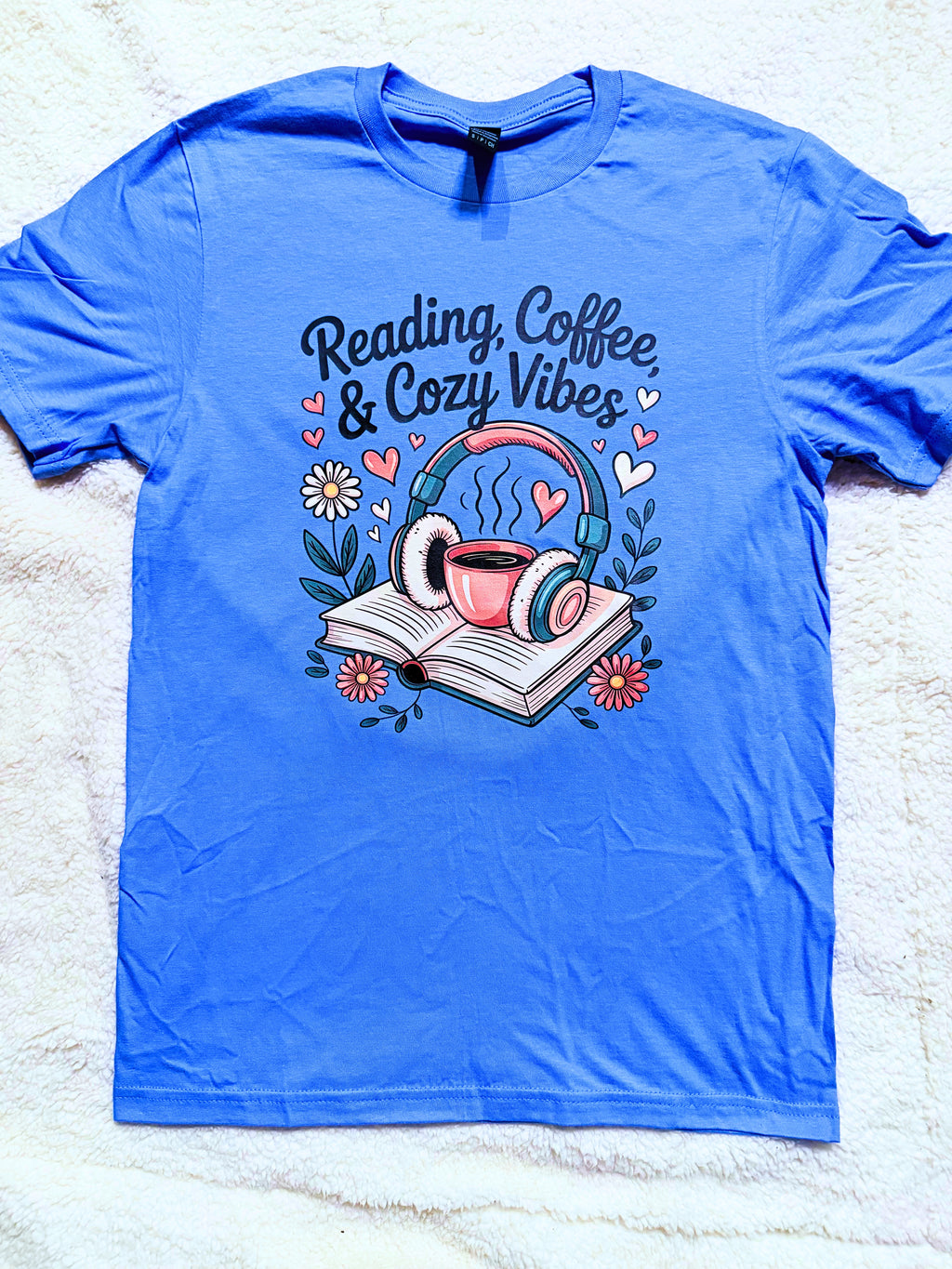 Reading, Coffee & Cozy Vibes | The Soft Aesthetic Tee